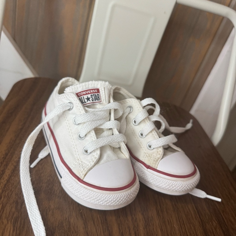 Kids White Converse Size 6C